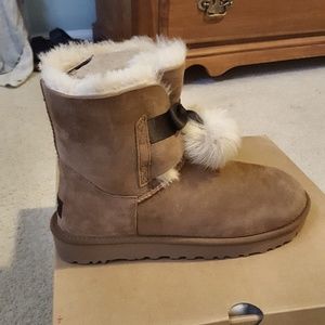UGG Gita pom pom boots NWT
